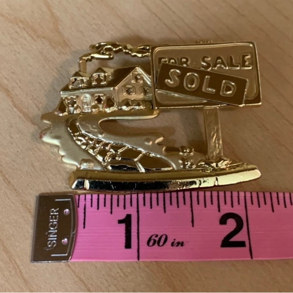 Vintage American Jewelry Company Realtor Gold Tone Brooch Pin-House For Sale - Picture 3 of 3
